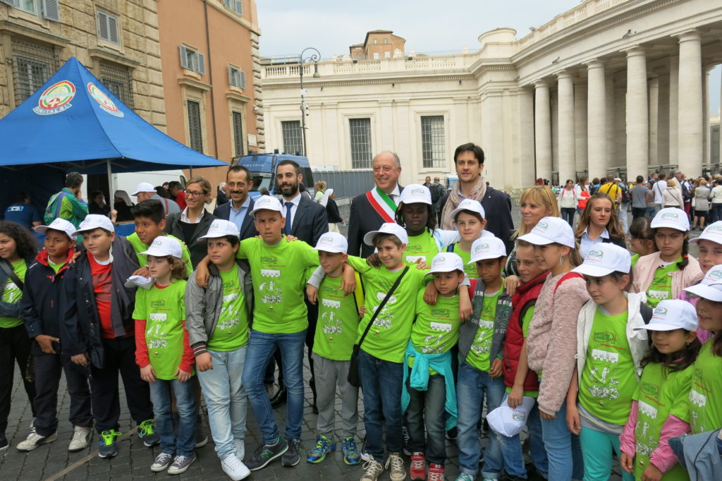 Bambini e autorità di Lucca